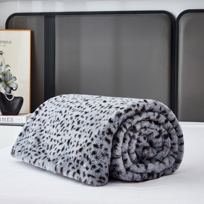 91家纺网 家纺一手货源 找家纺 （总）库里梦家纺 2025新款跨境专供兔毛豹纹毛毯盖毯毯子（支持定做任何尺寸）