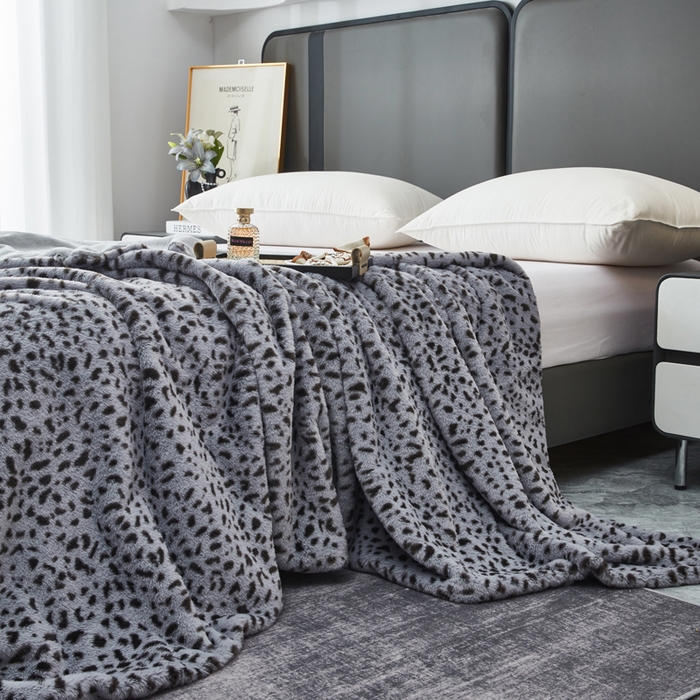 91家纺网 家纺一手货源 找家纺 库里梦家纺 2025新款跨境专供兔毛豹纹毛毯盖毯毯子 豹纹毛毯灰色