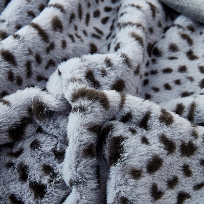 91家纺网 家纺一手货源 找家纺 库里梦家纺 2025新款跨境专供兔毛豹纹毛毯盖毯毯子 豹纹毛毯灰色