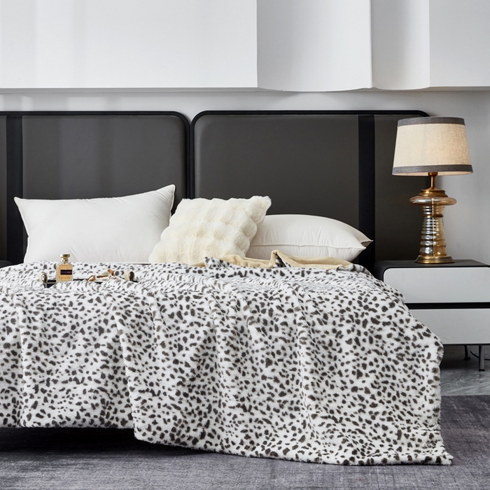 91家纺网 家纺一手货源 找家纺 库里梦家纺 2025新款跨境专供兔毛豹纹毛毯盖毯毯子 豹纹毛毯米色