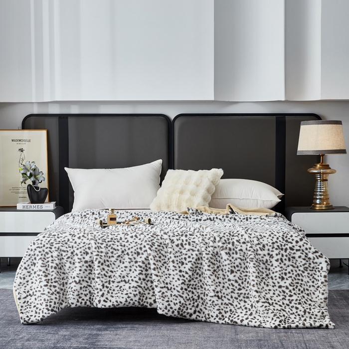 91家纺网 家纺一手货源 找家纺 库里梦家纺 2025新款跨境专供兔毛豹纹毛毯盖毯毯子 豹纹毛毯米色