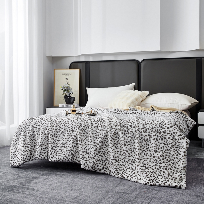 91家纺网 家纺一手货源 找家纺 库里梦家纺 2025新款跨境专供兔毛豹纹毛毯盖毯毯子 豹纹毛毯米色