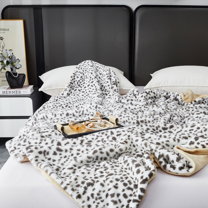 91家纺网 家纺一手货源 找家纺 库里梦家纺 2025新款跨境专供兔毛豹纹毛毯盖毯毯子 豹纹毛毯米色