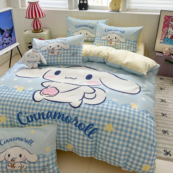 91家纺网 家纺一手货源 找家纺 金爱家 2025新款三丽鸥纯棉数码印花系列四件套 大阪-奶芙玉桂狗