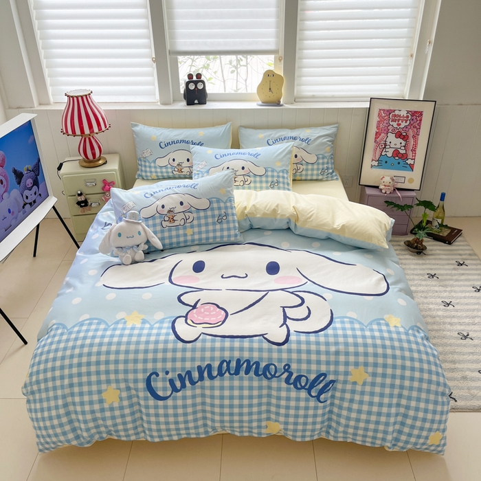 91家纺网 家纺一手货源 找家纺 金爱家 2025新款三丽鸥纯棉数码印花系列四件套 大阪-奶芙玉桂狗