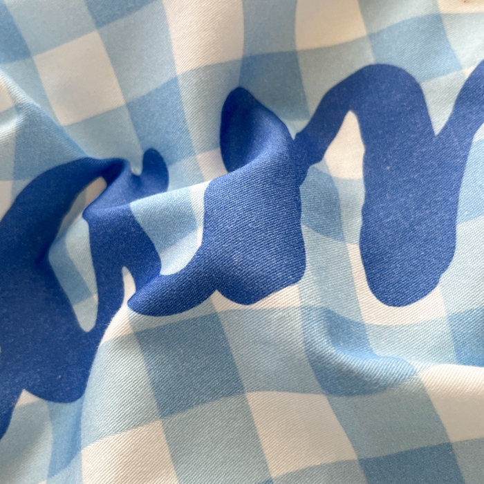 91家纺网 家纺一手货源 找家纺 金爱家 2025新款三丽鸥纯棉数码印花系列四件套 大阪-奶芙玉桂狗