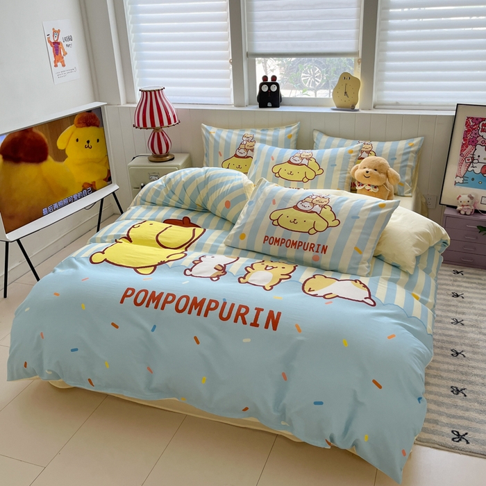 91家纺网 家纺一手货源 找家纺 金爱家 2025新款三丽鸥纯棉数码印花系列四件套 大阪-布丁狗伙伴