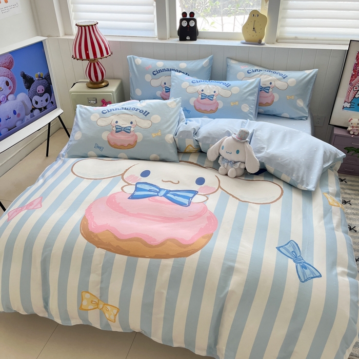 91家纺网 家纺一手货源 找家纺 金爱家 2025新款三丽鸥纯棉数码印花系列四件套 大阪-领带玉桂狗