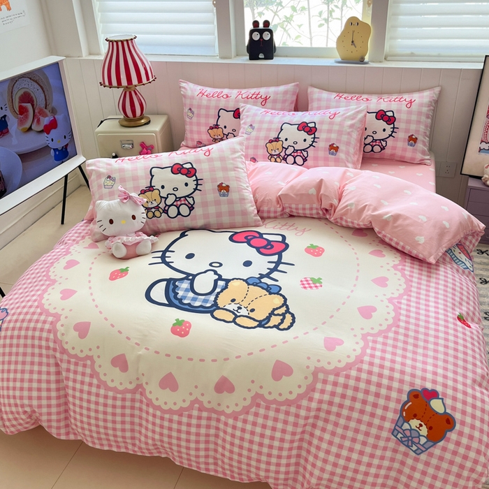 91家纺网 家纺一手货源 找家纺 金爱家 2025新款三丽鸥纯棉数码印花系列四件套 大阪-奶油kt