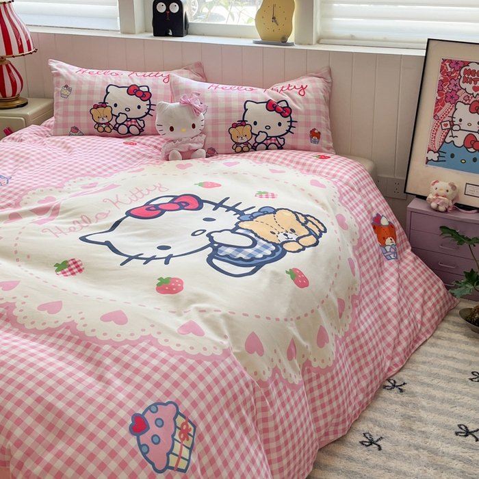 91家纺网 家纺一手货源 找家纺 金爱家 2025新款三丽鸥纯棉数码印花系列四件套 大阪-奶油kt