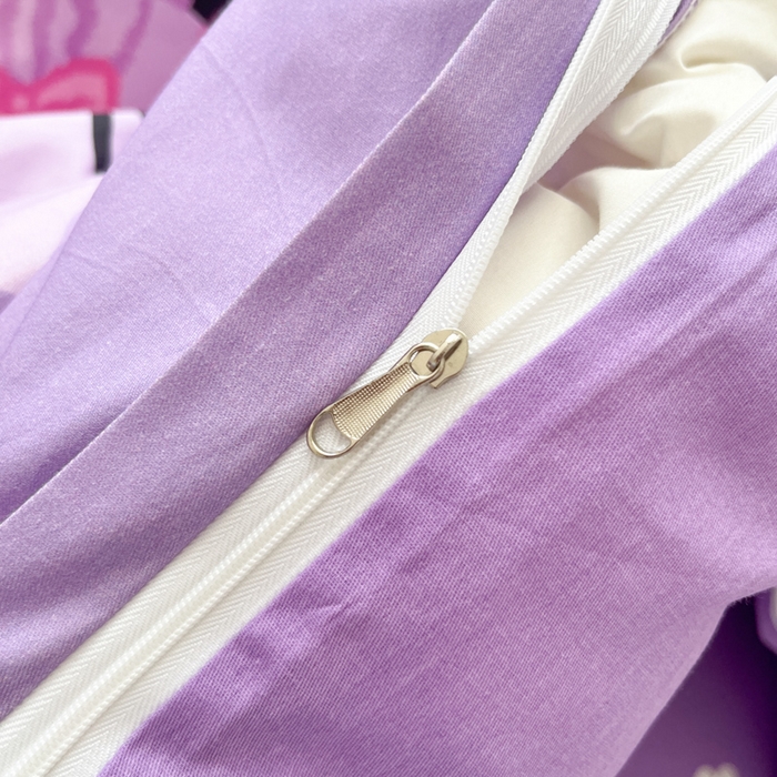 91家纺网 家纺一手货源 找家纺 金爱家 2025新款三丽鸥纯棉数码印花系列四件套 大阪-巴库库洛姆