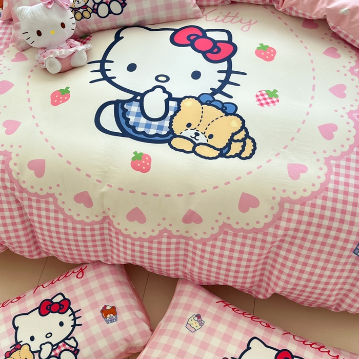 91家纺网 家纺一手货源 找家纺 金爱家 2025新款三丽鸥纯棉数码印花系列四件套 大阪-奶油kt