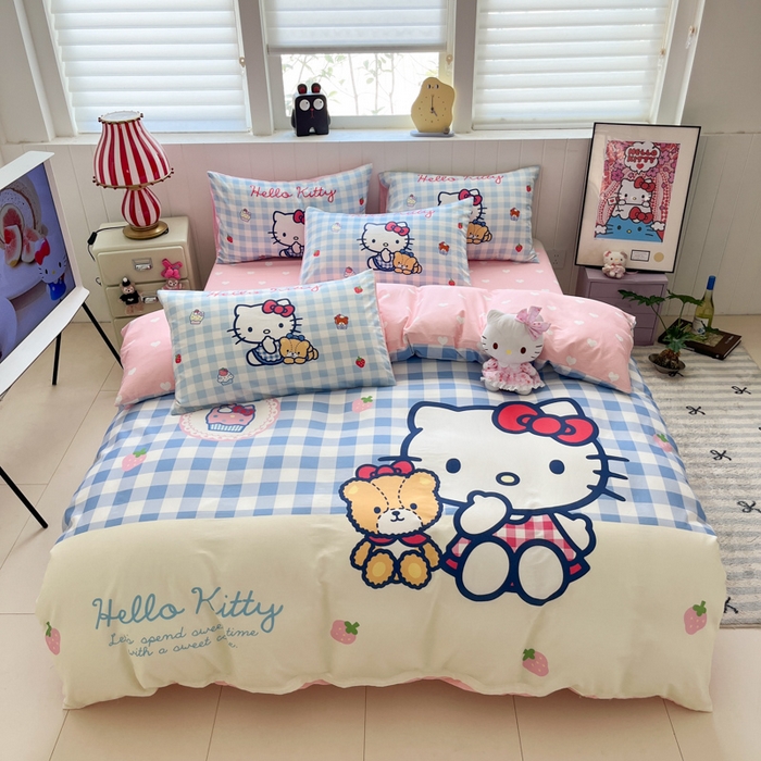 91家纺网 家纺一手货源 找家纺 金爱家 2025新款三丽鸥纯棉数码印花系列四件套 大阪-kt和熊