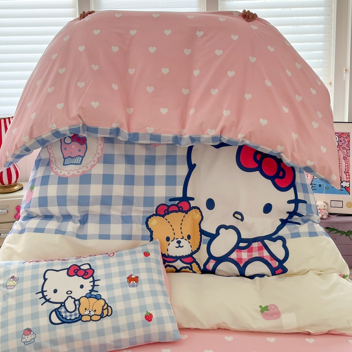 91家纺网 家纺一手货源 找家纺 金爱家 2025新款三丽鸥纯棉数码印花系列四件套 大阪-kt和熊