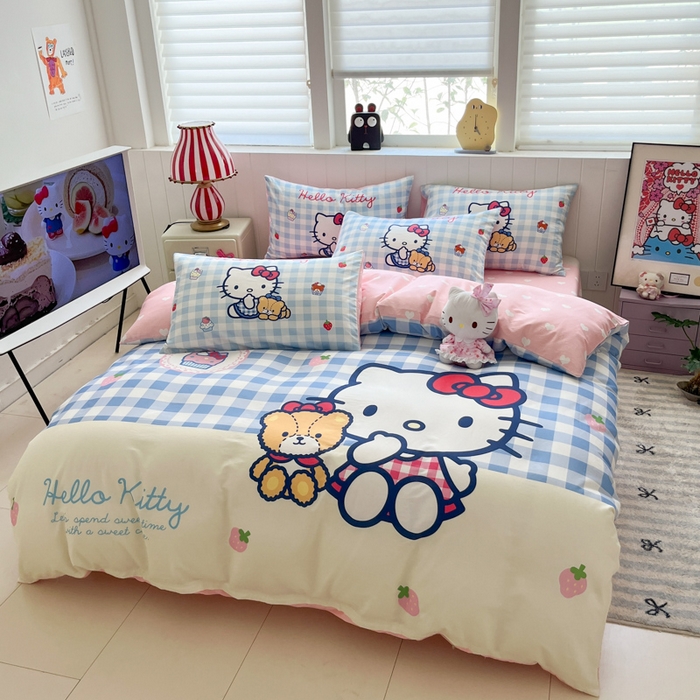 91家纺网 家纺一手货源 找家纺 金爱家 2025新款三丽鸥纯棉数码印花系列四件套 大阪-kt和熊