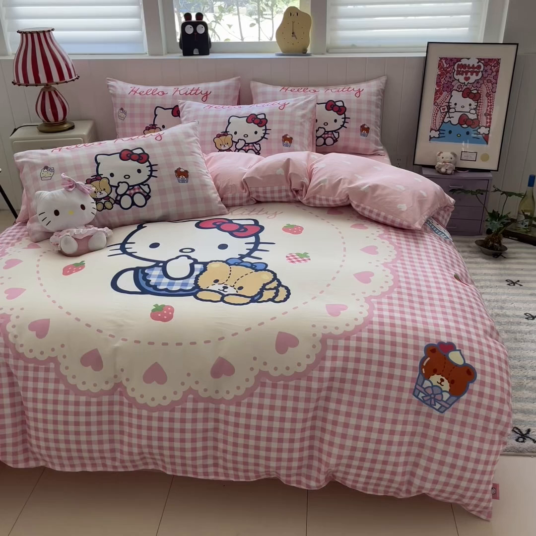 91家纺网 家纺一手货源 找家纺 金爱家 2025新款三丽鸥纯棉数码印花系列四件套 大阪-奶油kt