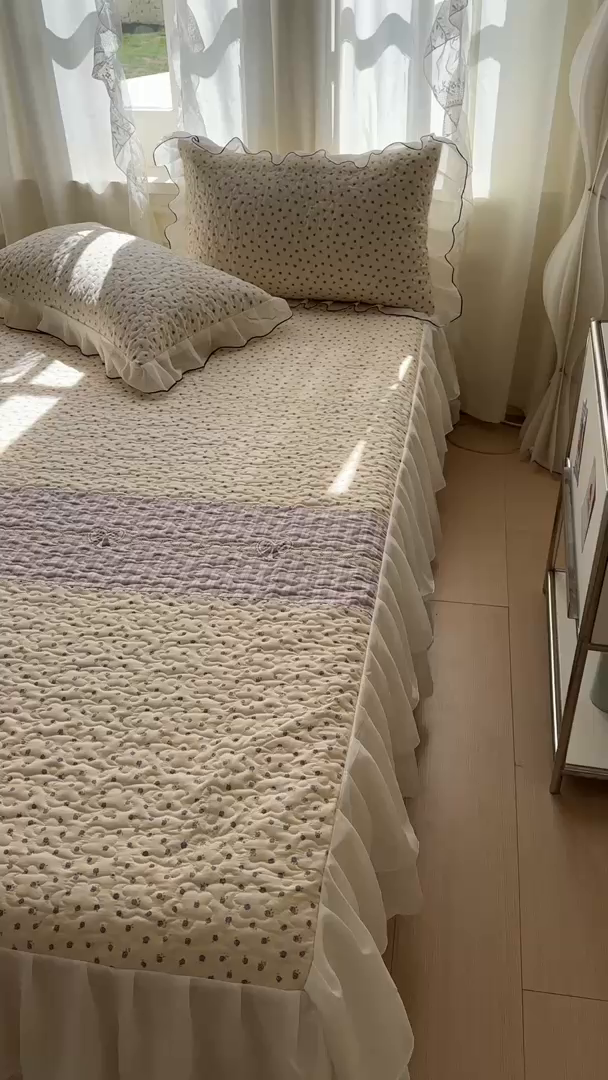 91家纺网 家纺一手货源 找家纺 易辰美 2025新款亲肤舒适印花夹棉公主风床裙 艾薇尔-紫