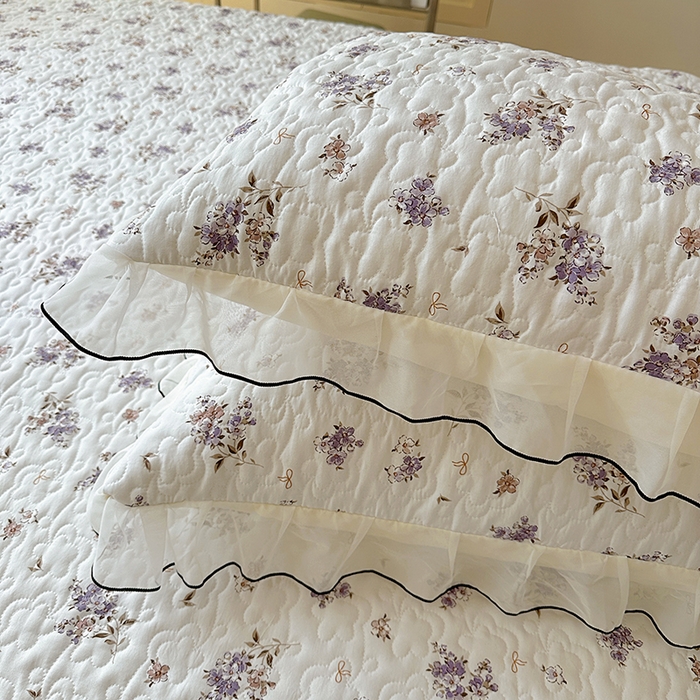 91家纺网 家纺一手货源 找家纺 易辰美 2025新款亲肤舒适印花夹棉公主风床裙 花倾心-粉