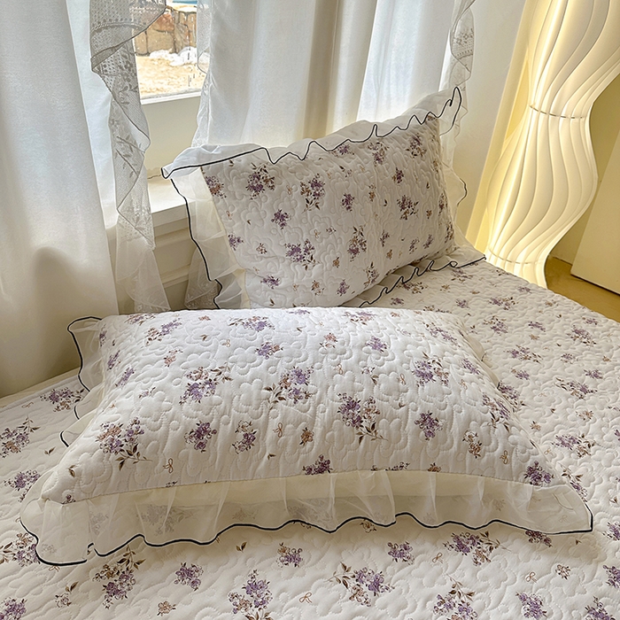 91家纺网 家纺一手货源 找家纺 易辰美 2025新款亲肤舒适印花夹棉公主风床裙 花倾心-粉