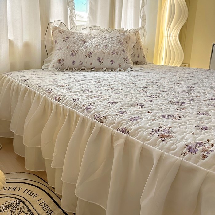 91家纺网 家纺一手货源 找家纺 易辰美 2025新款亲肤舒适印花夹棉公主风床裙 花倾心-粉