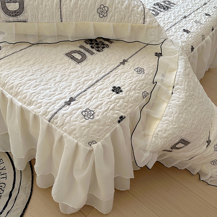 91家纺网 家纺一手货源 找家纺 易辰美 2025新款亲肤舒适印花夹棉公主风床裙 煌朝-灰