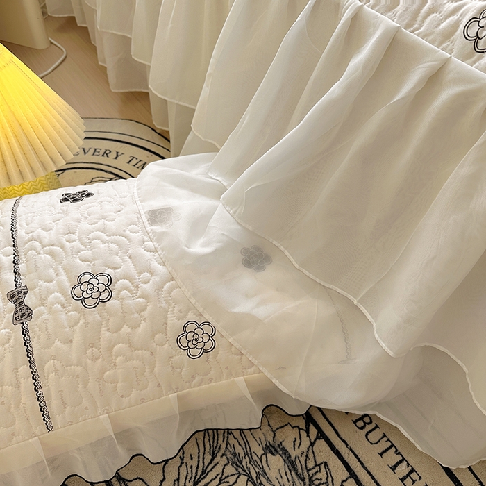 91家纺网 家纺一手货源 找家纺 易辰美 2025新款亲肤舒适印花夹棉公主风床裙 煌朝-灰