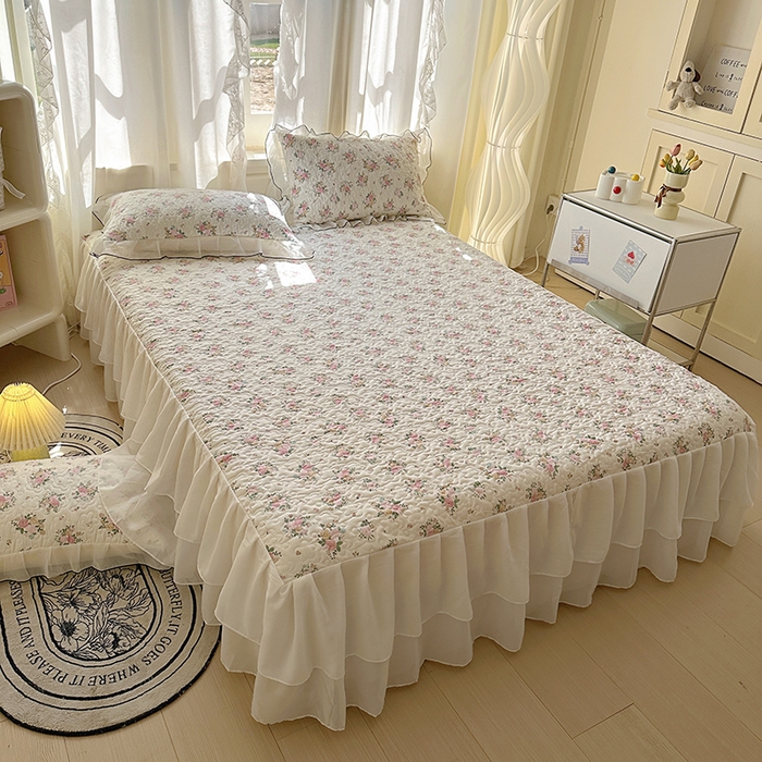 91家纺网 家纺一手货源 找家纺 易辰美 2025新款亲肤舒适印花夹棉公主风床裙 蔻依娜-粉