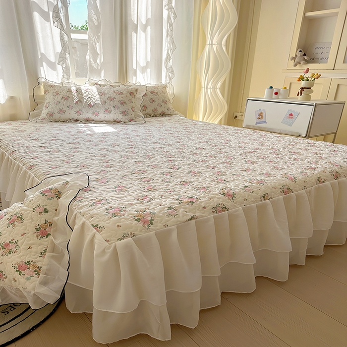 91家纺网 家纺一手货源 找家纺 易辰美 2025新款亲肤舒适印花夹棉公主风床裙 蔻依娜-粉