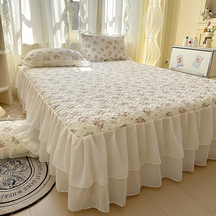 91家纺网 家纺一手货源 找家纺 易辰美 2025新款亲肤舒适印花夹棉公主风床裙 蔻依娜-粉