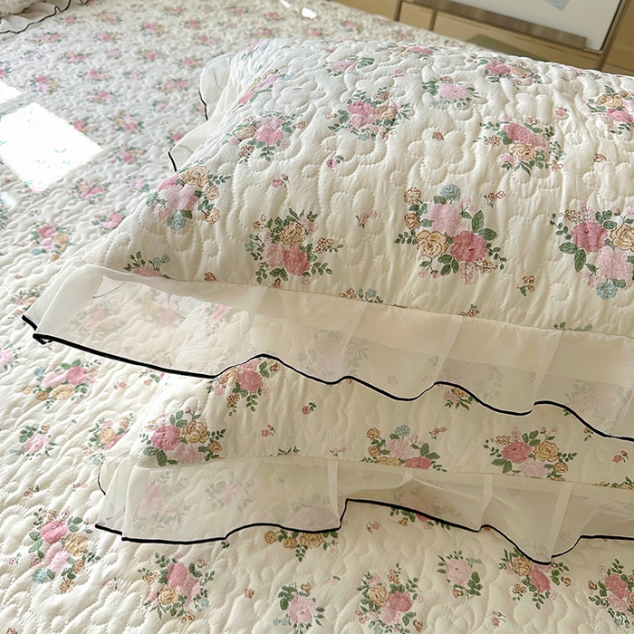 91家纺网 家纺一手货源 找家纺 易辰美 2025新款亲肤舒适印花夹棉公主风床裙 蔻依娜-粉