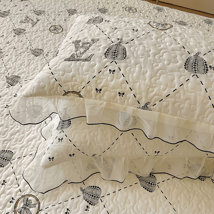 91家纺网 家纺一手货源 找家纺 易辰美 2025新款亲肤舒适印花夹棉公主风床裙 榴夏-灰