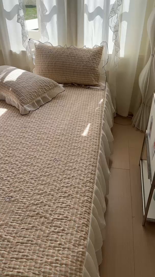 91家纺网 家纺一手货源 找家纺 易辰美 2025新款亲肤舒适印花夹棉公主风床裙 甜心-粉