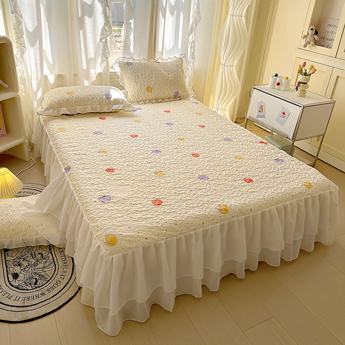 91家纺网 家纺一手货源 找家纺 易辰美 2025新款亲肤舒适印花夹棉公主风床裙 一只甜