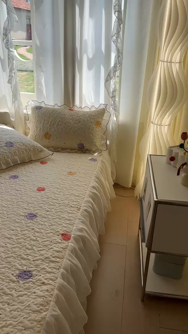 91家纺网 家纺一手货源 找家纺 易辰美 2025新款亲肤舒适印花夹棉公主风床裙 一只甜