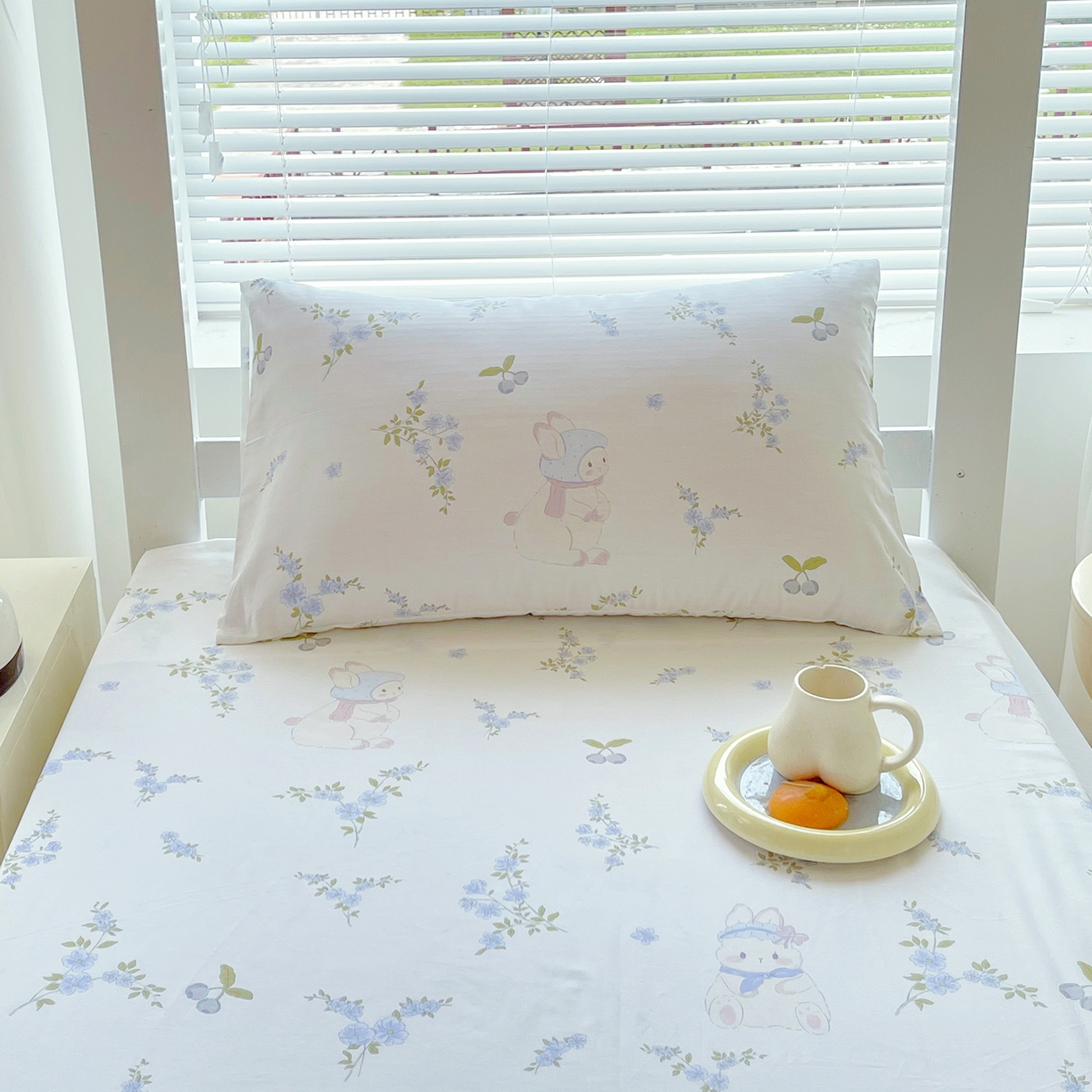 91家纺网 家纺一手货源 找家纺 金鑫汇家纺 2025新款全棉学生宿舍单品床笠系列 花丛兔