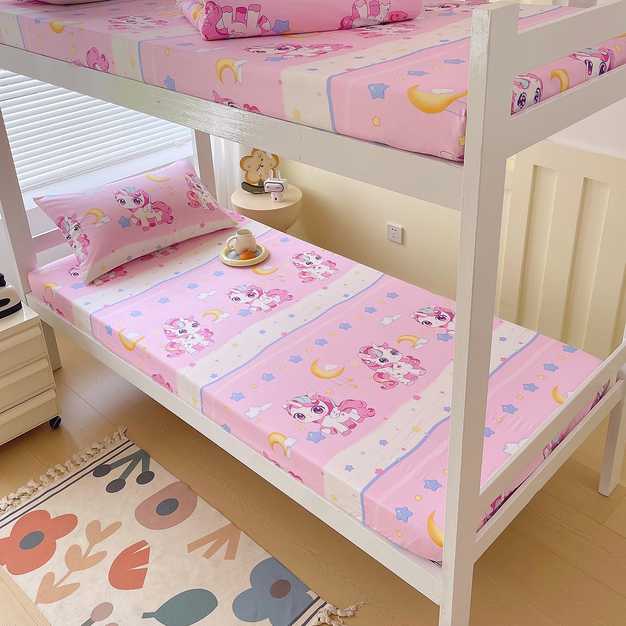 91家纺网 家纺一手货源 找家纺 金鑫汇家纺 2025新款全棉学生宿舍单品床笠系列 花丛兔