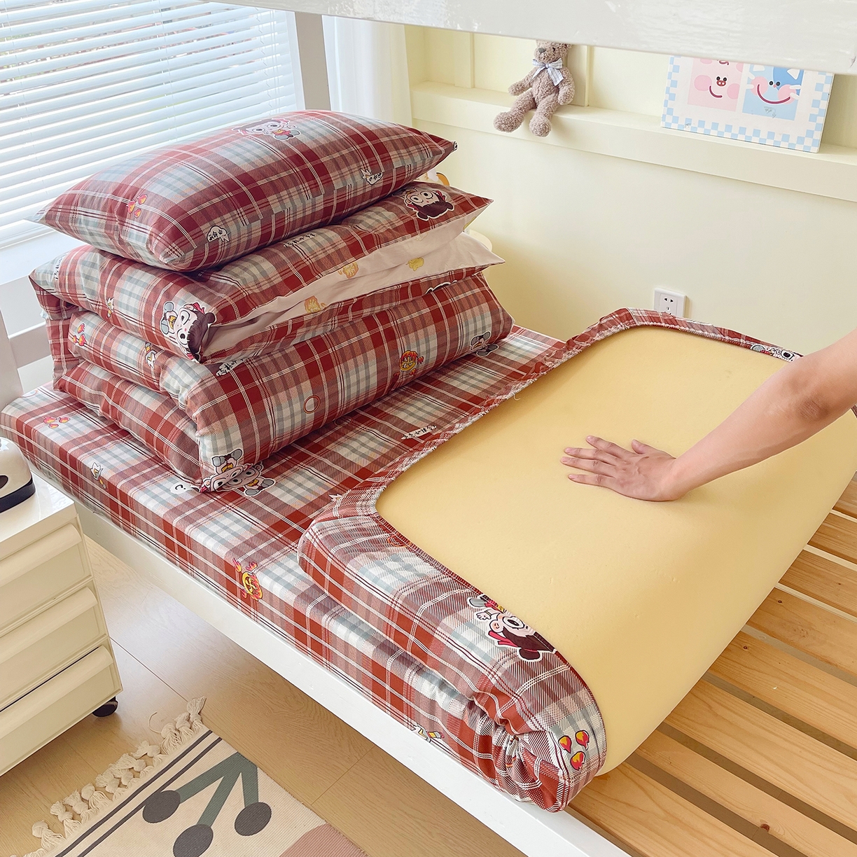 91家纺网 家纺一手货源 找家纺 金鑫汇家纺 2025新款全棉学生宿舍单品床笠系列 花丛兔