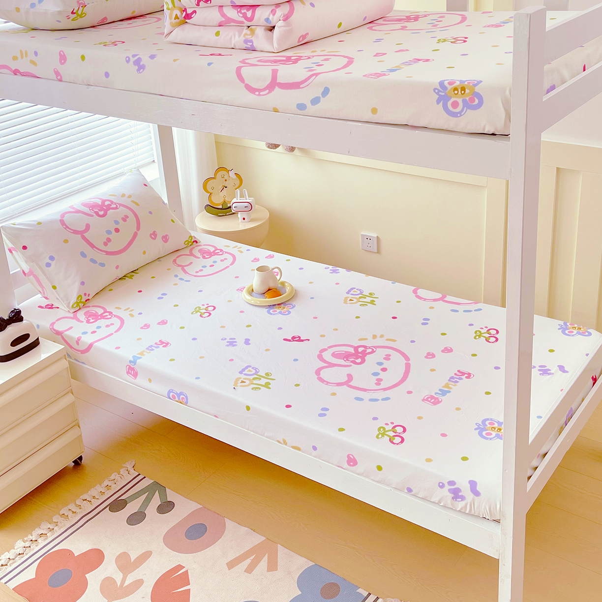 91家纺网 家纺一手货源 找家纺 金鑫汇家纺 2025新款全棉学生宿舍单品床笠系列 花丛兔