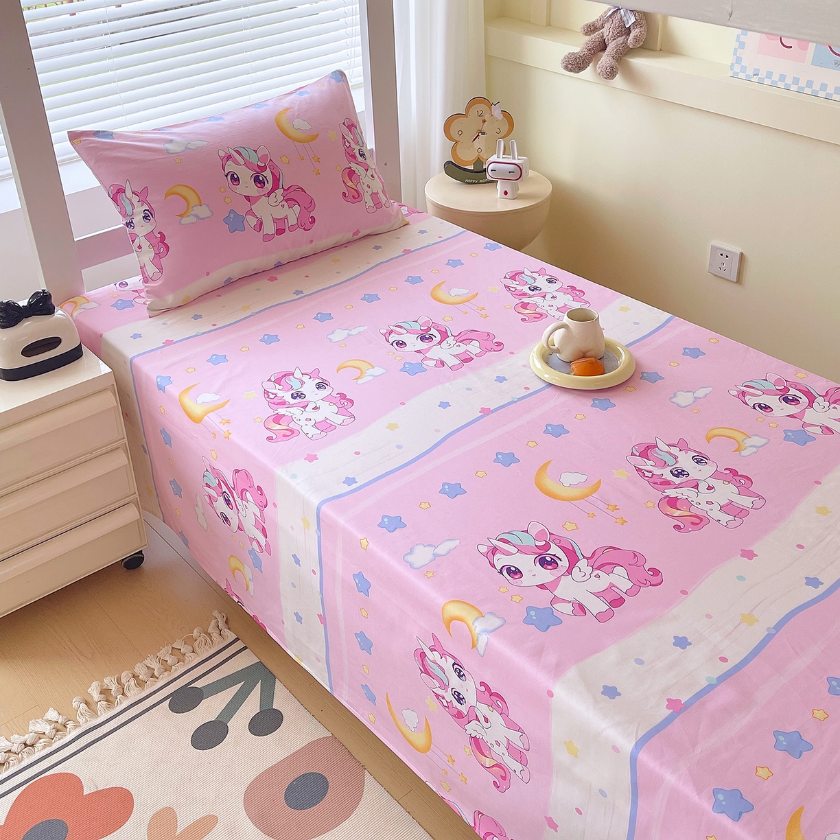 91家纺网 家纺一手货源 找家纺 金鑫汇家纺 2025新款全棉学生宿舍单品床单系列 熊熊精灵