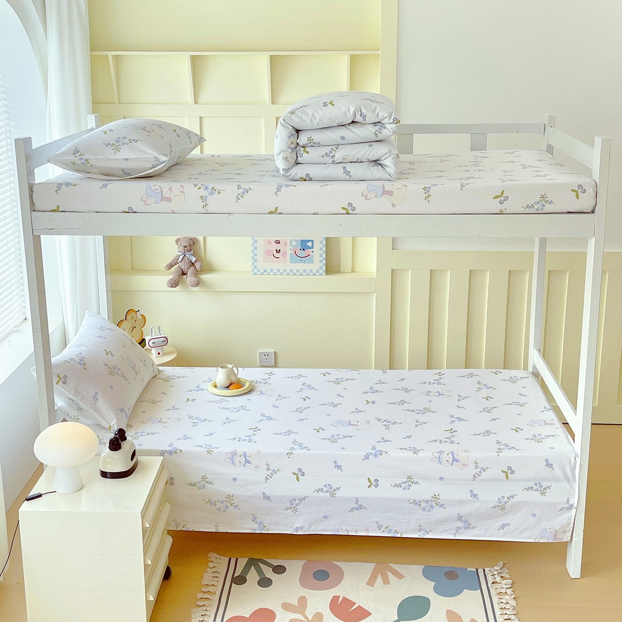 91家纺网 家纺一手货源 找家纺 金鑫汇家纺 2025新款全棉学生宿舍单品床单系列 花丛兔