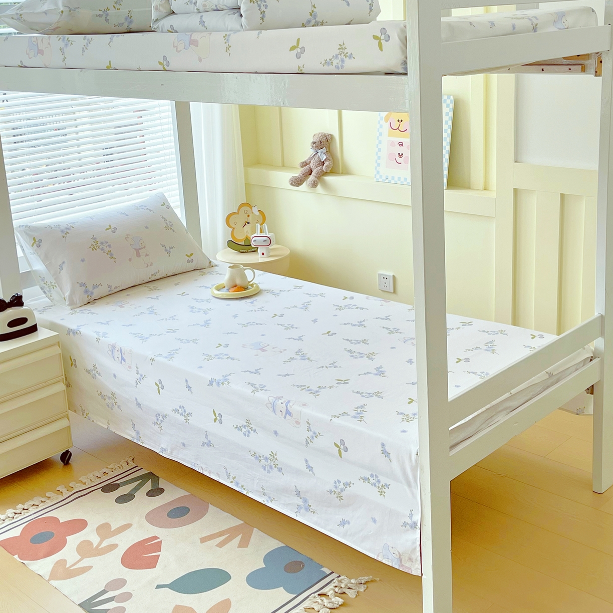 91家纺网 家纺一手货源 找家纺 金鑫汇家纺 2025新款全棉学生宿舍单品床单系列 花丛兔