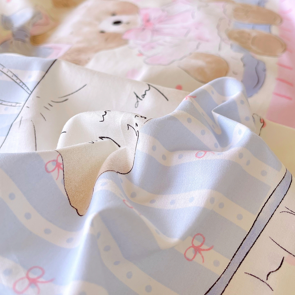 91家纺网 家纺一手货源 找家纺 金鑫汇家纺 2025新款全棉学生宿舍单品床单系列 熊熊精灵