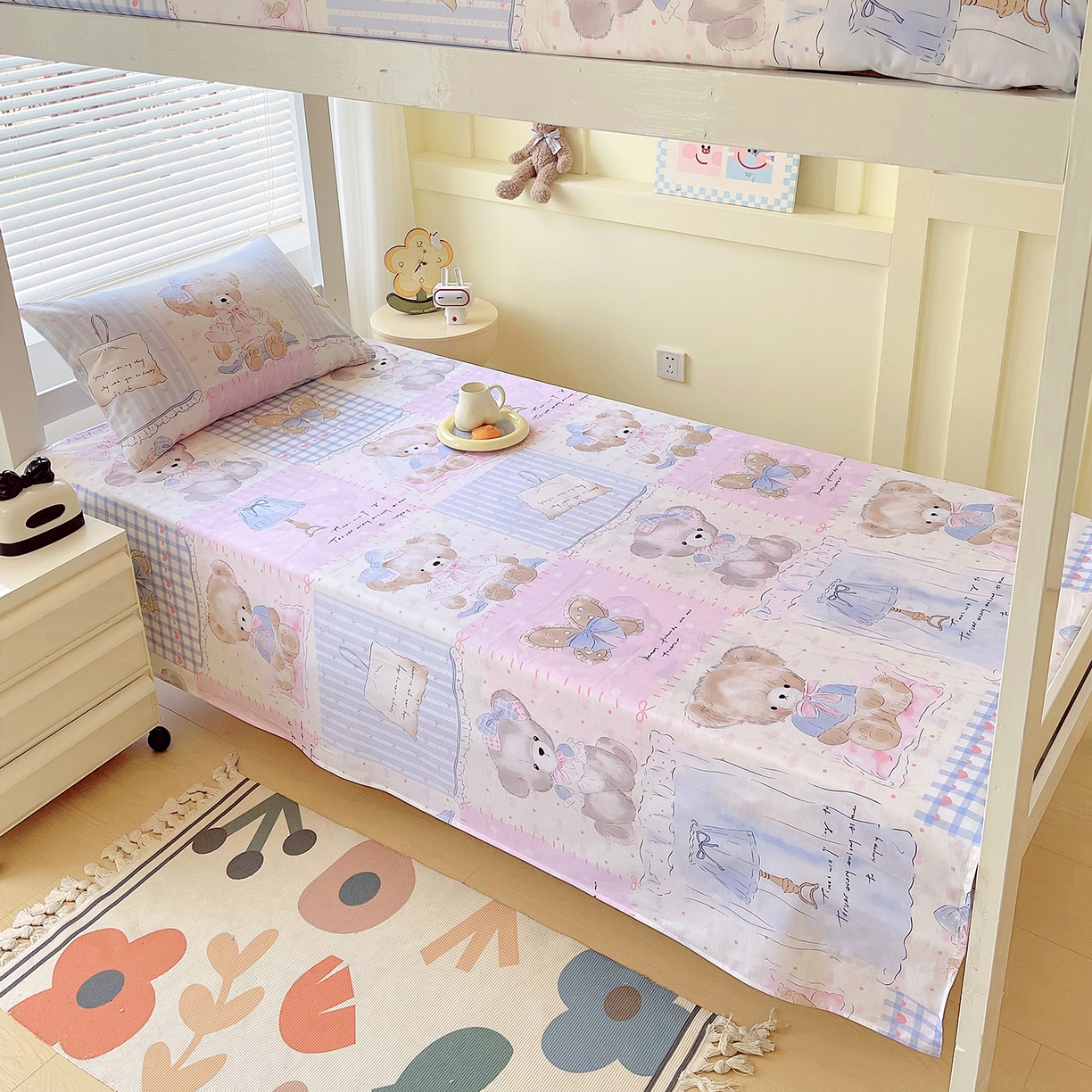 91家纺网 家纺一手货源 找家纺 金鑫汇家纺 2025新款全棉学生宿舍单品床单系列 熊熊精灵