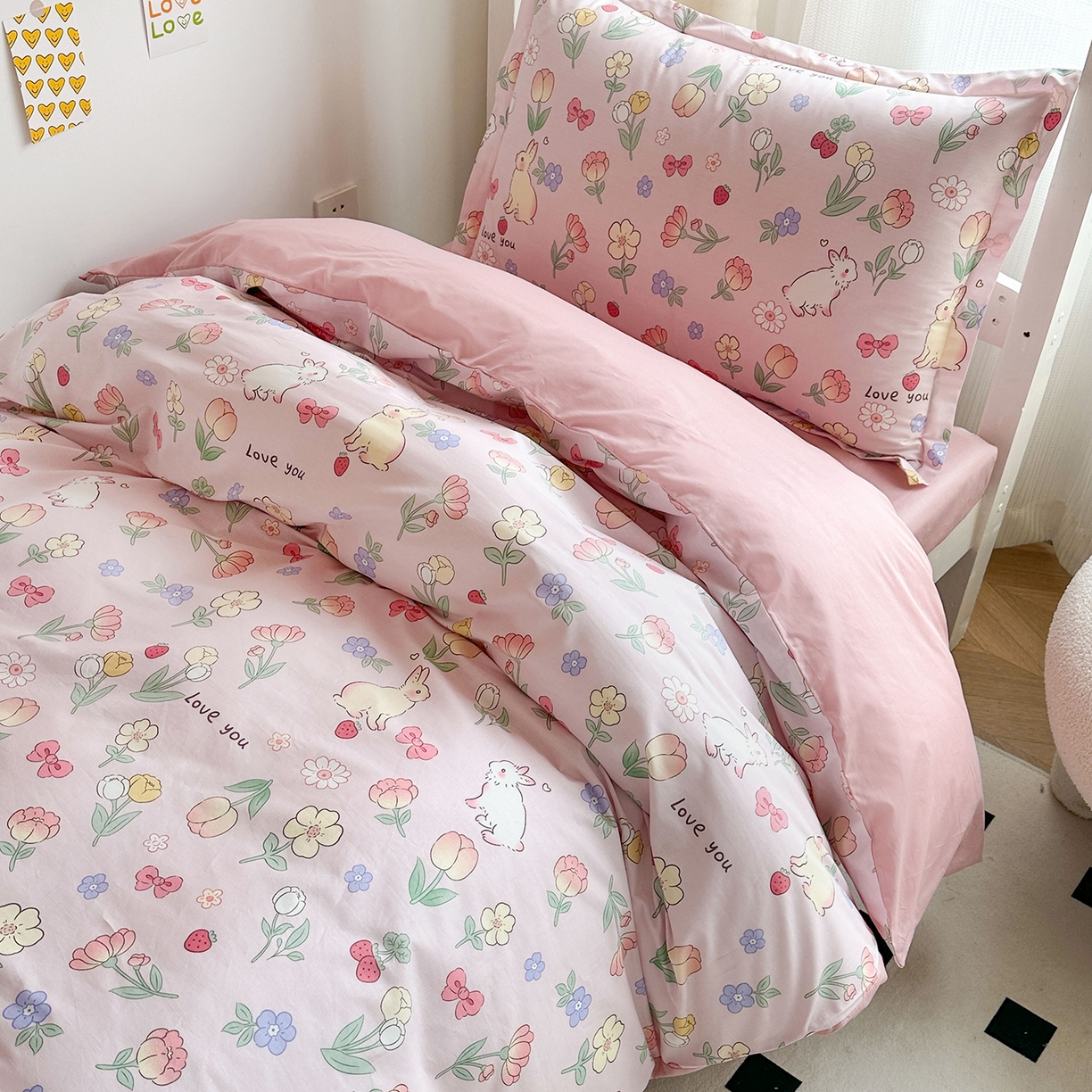 91家纺网 家纺一手货源 找家纺 金鑫汇家纺 2025新款全棉学生宿舍三件套四件套系列 花丛兔