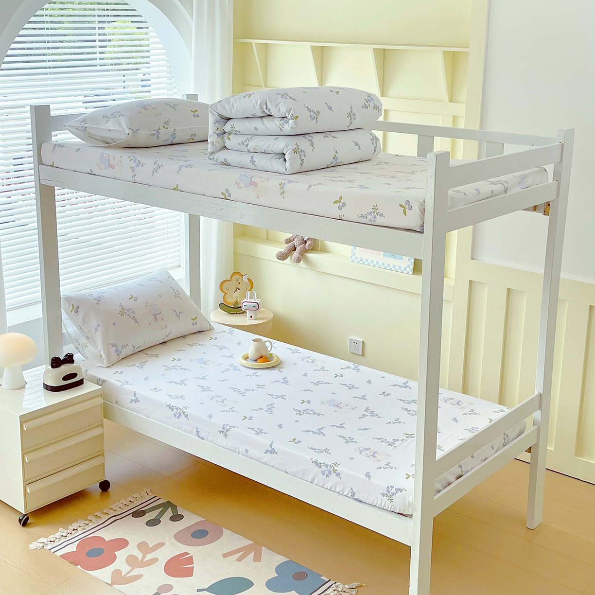 91家纺网 家纺一手货源 找家纺 金鑫汇家纺 2025新款全棉学生宿舍三件套四件套系列 简格-卡其