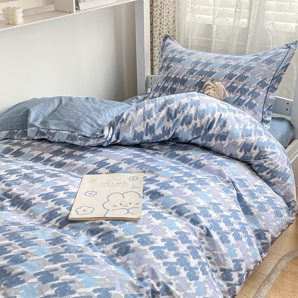 91家纺网 家纺一手货源 找家纺 金鑫汇家纺 2025新款全棉学生宿舍三件套四件套系列 无畏申公豹-咖