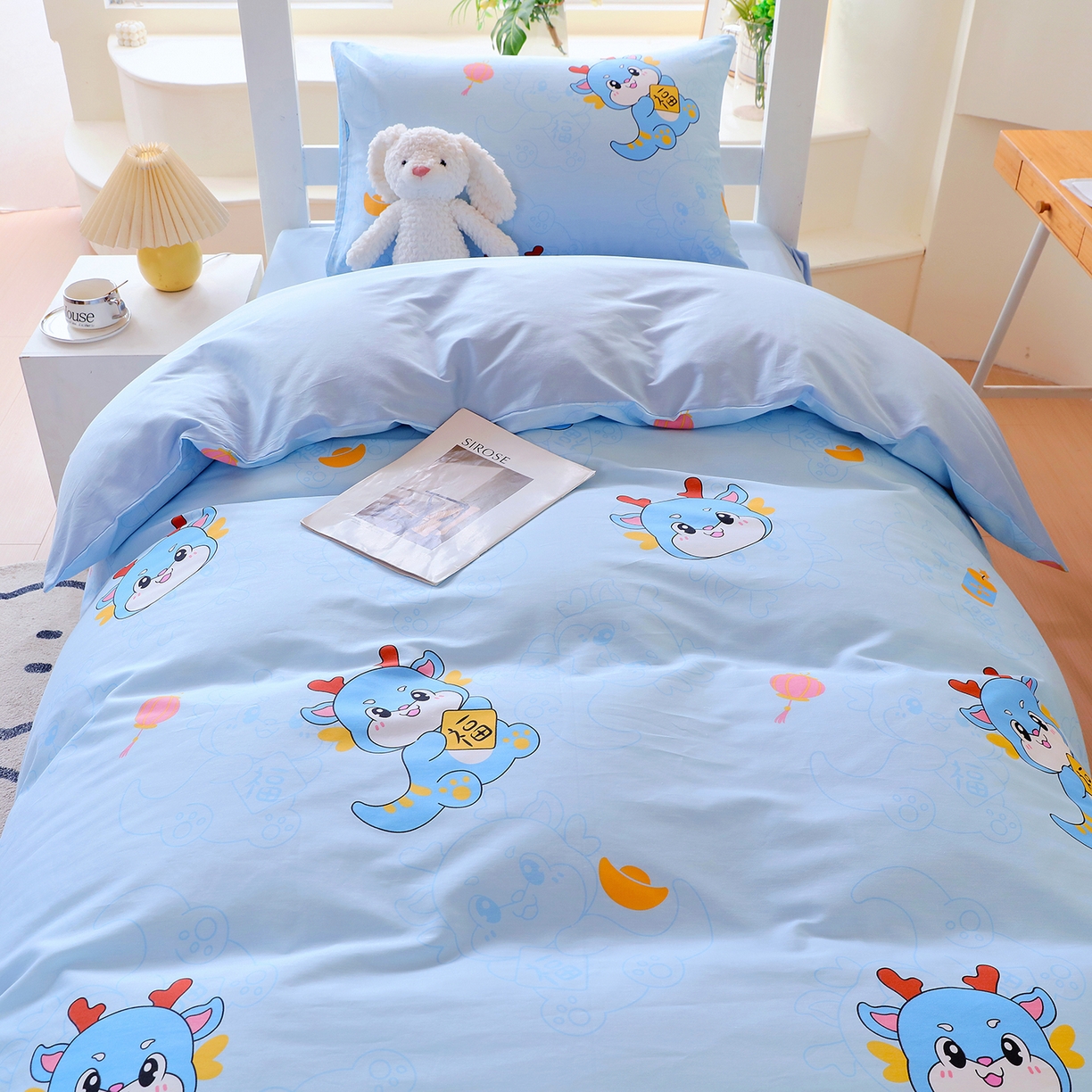 91家纺网 家纺一手货源 找家纺 金鑫汇家纺 2025新款全棉学生宿舍三件套四件套系列 无畏申公豹-灰