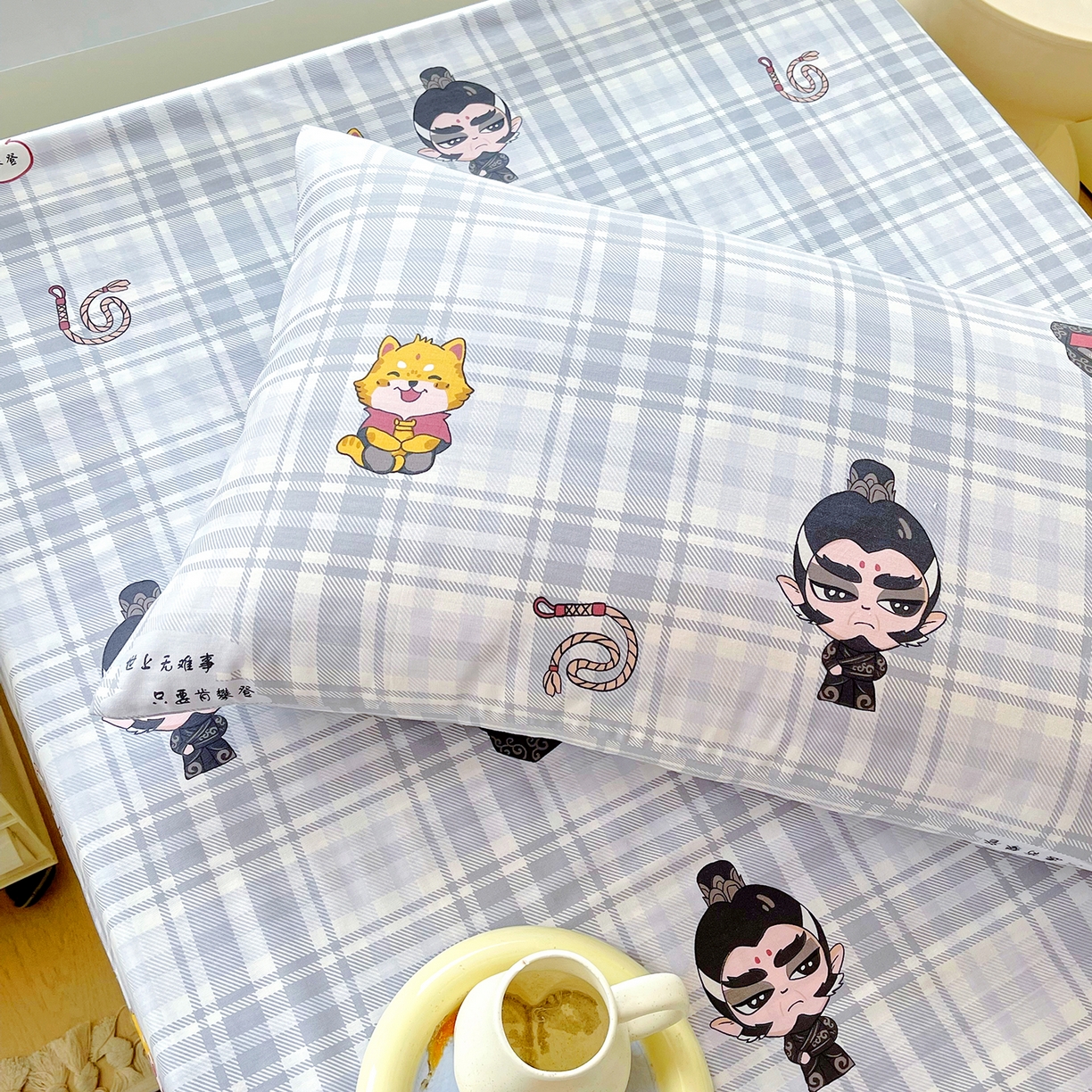 91家纺网 家纺一手货源 找家纺 金鑫汇家纺 2025新款全棉学生宿舍三件套四件套系列 无畏申公豹-灰