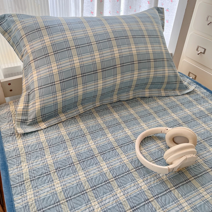 91家纺网 家纺一手货源 找家纺 暖居2025新款学生季三件套棉加绒床盖双面被套学生宿舍专用 灰色格调