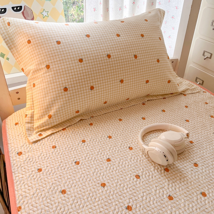 91家纺网 家纺一手货源 找家纺 暖居2025新款学生季三件套棉加绒床盖双面被套学生宿舍专用 橘子汽水